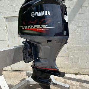 Used 2010 Yamaha 200HP-VMAX 4-Stroke 25-Shaft Outboard Motor