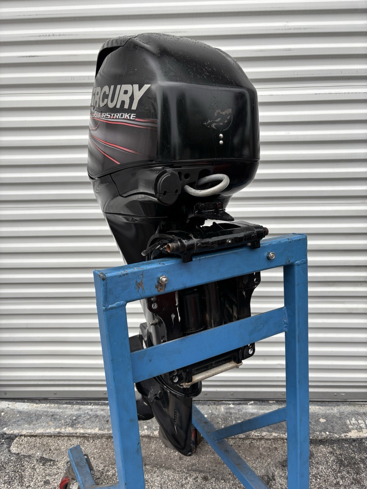 Used 2011 Mercury 40hp 4-Stroke EFI 20-Shaft Outboard-motor - Image 4