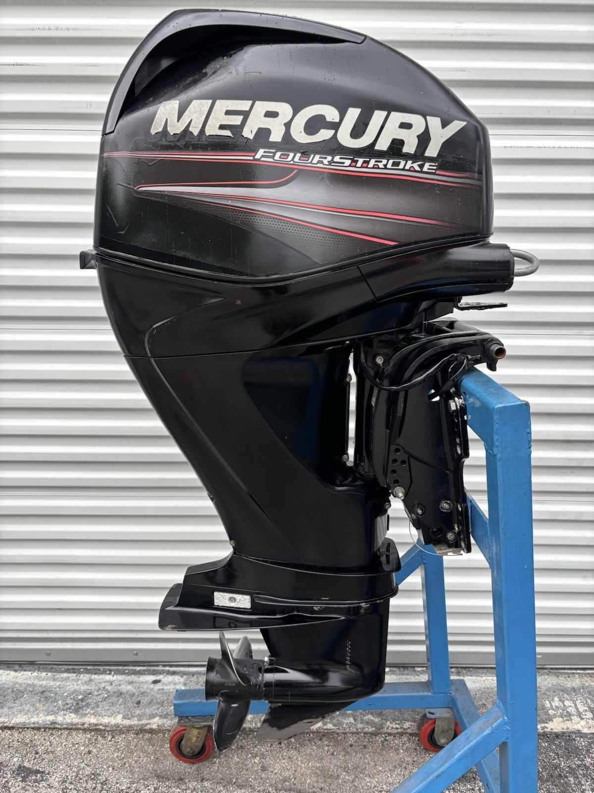 Used 2011 Mercury 40hp 4-Stroke EFI 20-Shaft Outboard-motor - Image 2