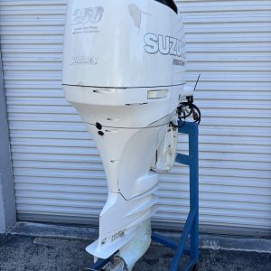 Used 2013 Suzuki 250hp EFI 4-Stroke 30-Shaft Outboard Motor