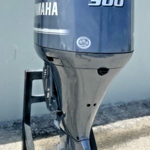 Used 2021 Yamaha 300hp 4-Stroke 30-Shaft Outboard-Motor