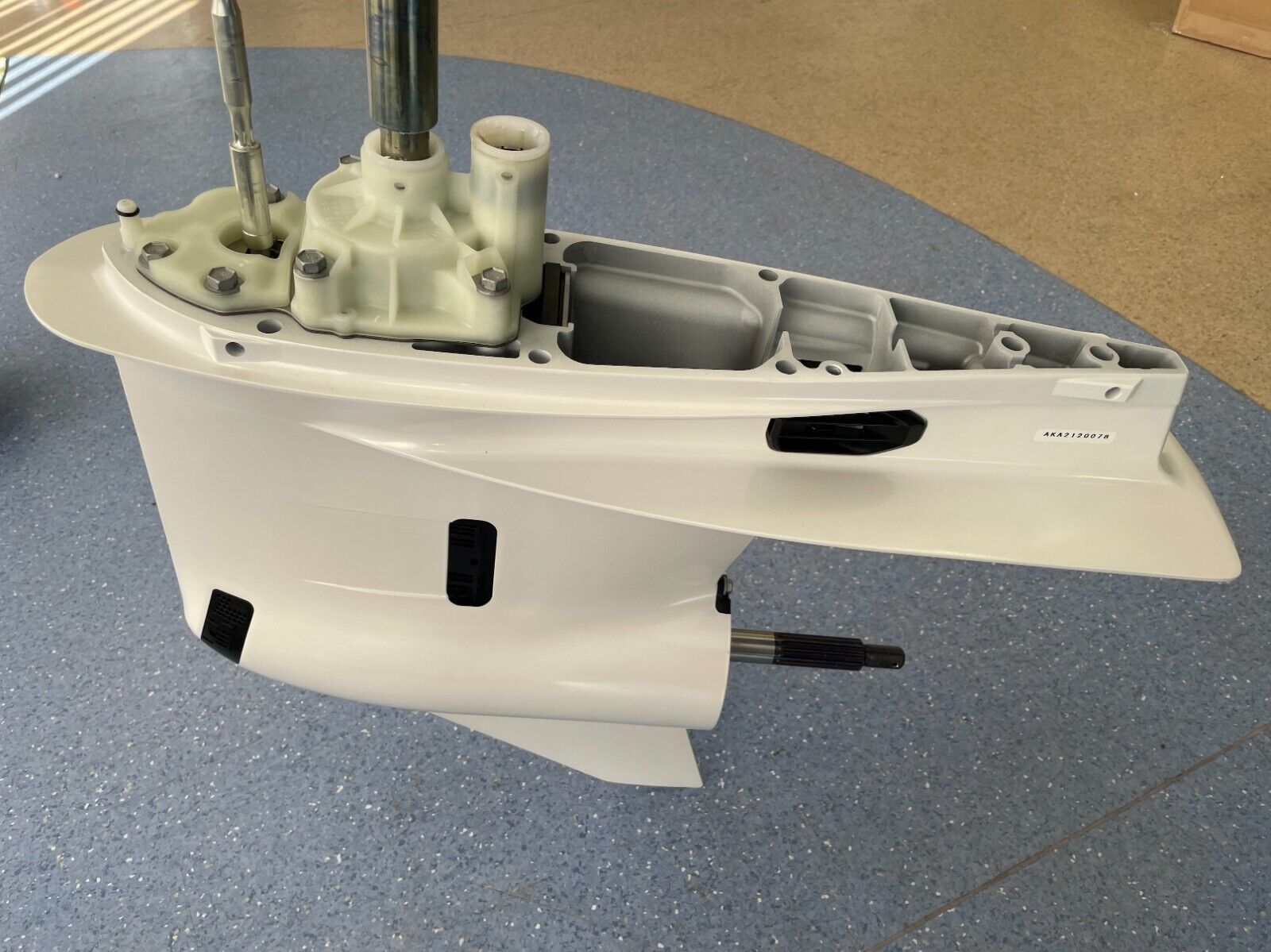 New Yamaha F300-F250-F225 Lower-Unit Assy - Image 4