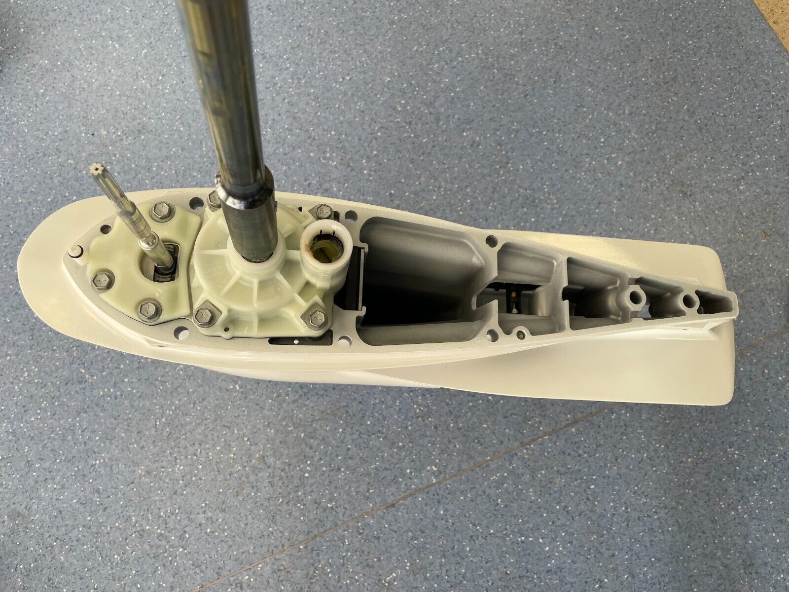 New Yamaha F300-F250-F225 Lower-Unit Assy - Image 5