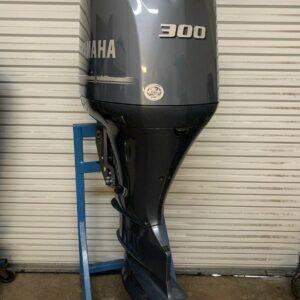 2016 Yamaha 300hp 4 stroke 30 shaft outboard motor