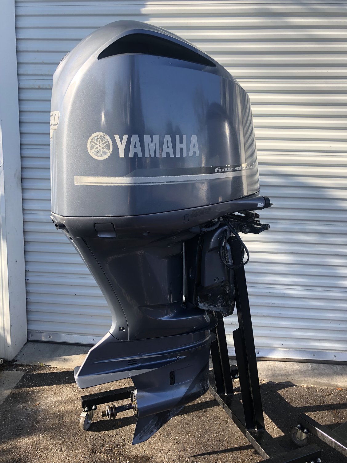 Twin 2011 Yamaha 350hp 4 Stroke 30 Shaft Outboard Motors - Image 9