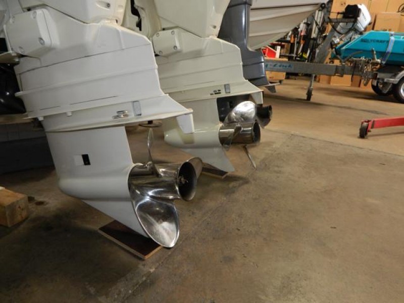 Pair Evinrude 115hp Etec 4 Stroke Outboard Motors - Image 6