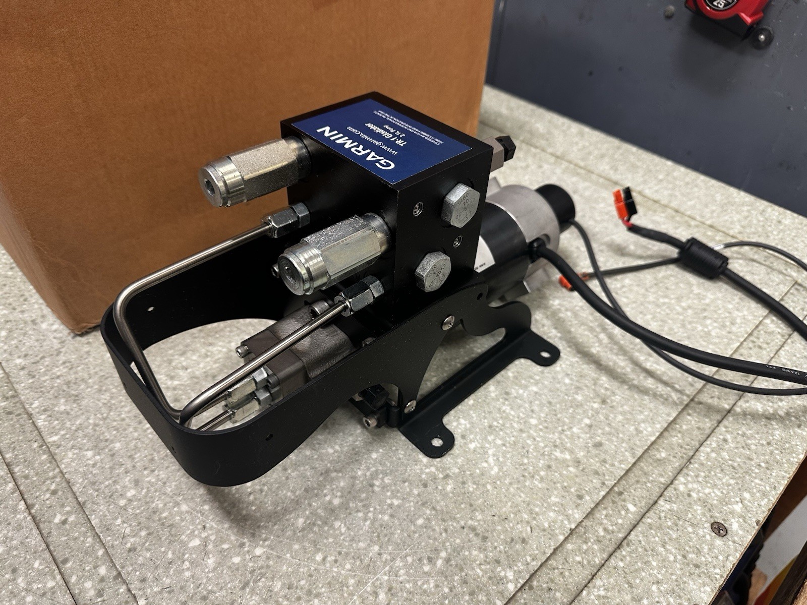 Garmin Marine TR-1 Gladiator 2.1L Autopilot Steering Pump - Image 4