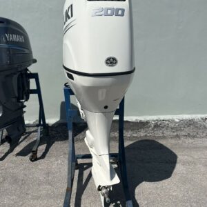 2020 SUZUKI 200HP 4 STROKE OUTBOARD MOTOR WITH A 25" SHAFT
