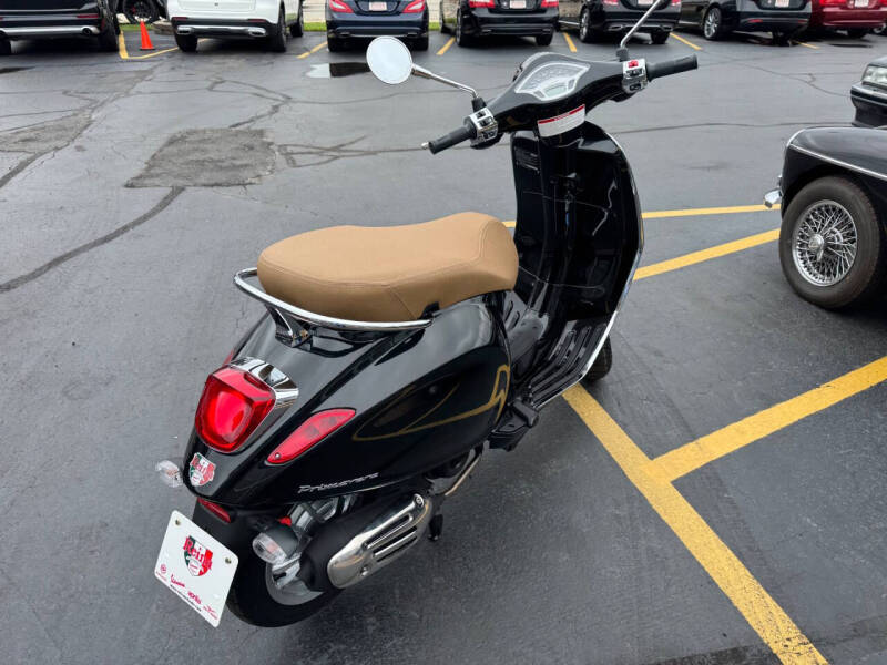 2023 Vespa Primavera 50 - Image 3