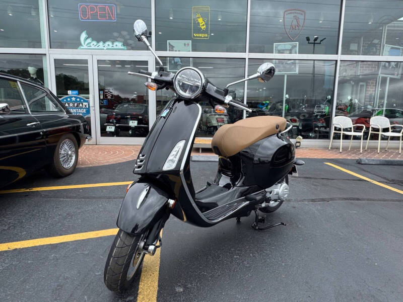 2023 Vespa Primavera 50 - Image 2