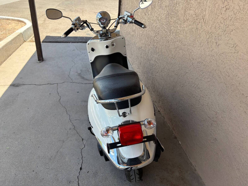 2024 Lance Cali Classic 200 - Image 2